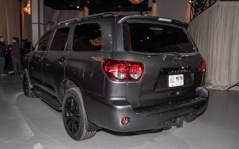 Toyota sequoia 2021